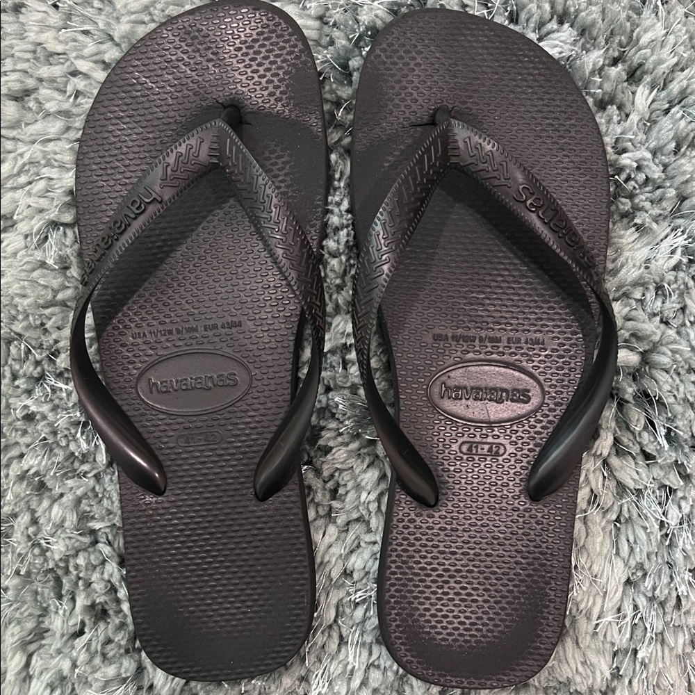 HAVAIANAS Slim Square Sandal in Black - US 11/12 BRZ 41/42